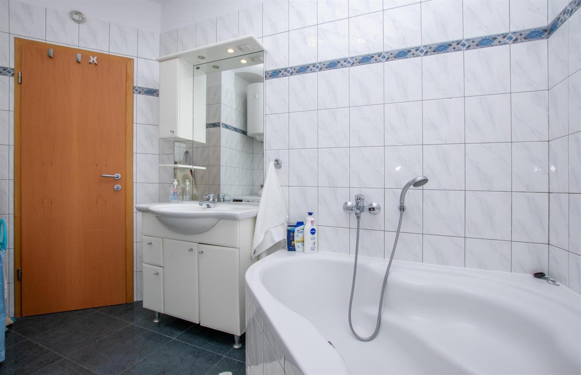 Apartment Zdravko Omiš Eksteriør bilde