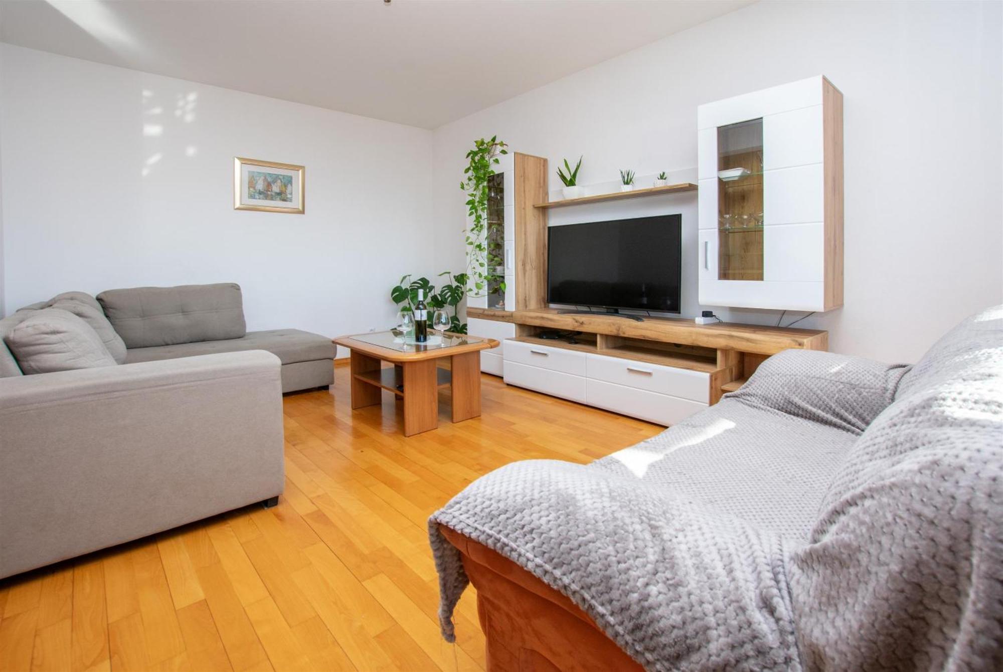 Apartment Zdravko Omiš Eksteriør bilde